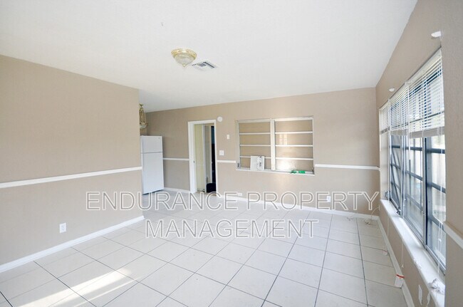 Building Photo - 1143 W 23rd St