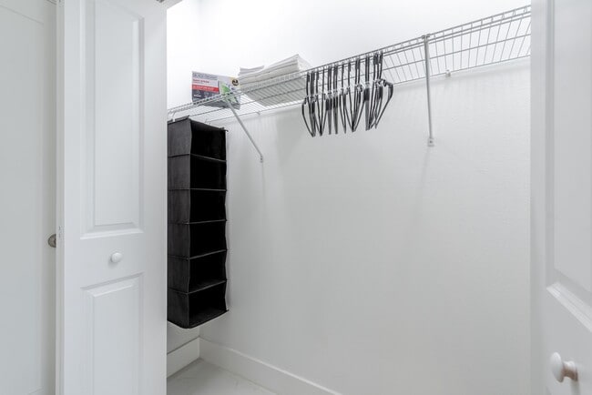 Building Photo - 408 NW 13th Ave