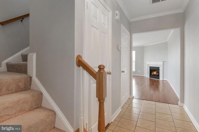 Building Photo - 2480 Angeline Dr