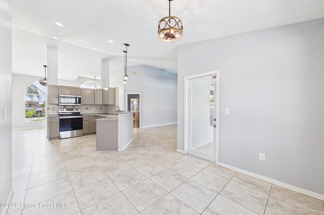 Building Photo - 1914 Jacques Dr