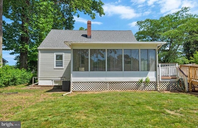 Building Photo - 4038 Poplar St