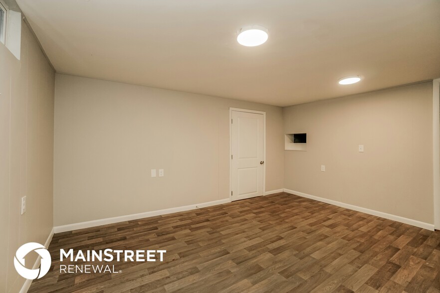 Building Photo - 2084 Belcher Dr
