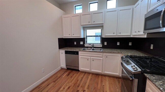 Building Photo - 2710 Hullsmith Dr