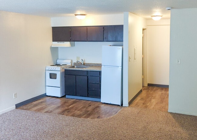 Building Photo - 736 Michael St