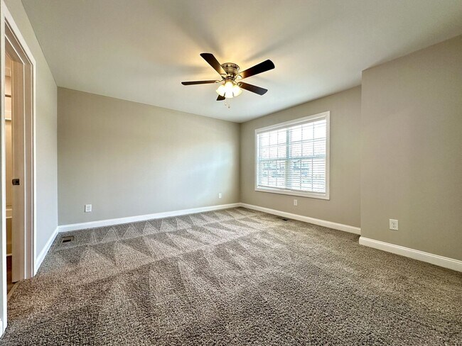 Building Photo - 1172 Meadowhill Ln