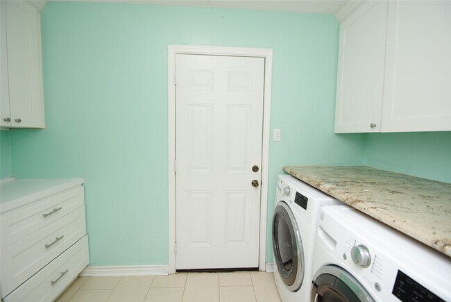 Building Photo - 11511 Creekhurst Dr