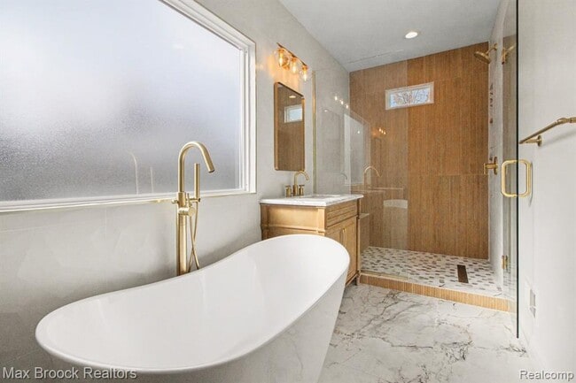 Building Photo - 314 S Laurel St