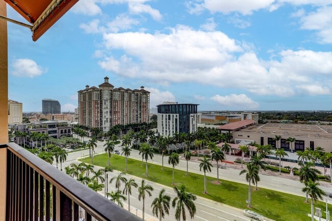 Building Photo - 651 Okeechobee Blvd