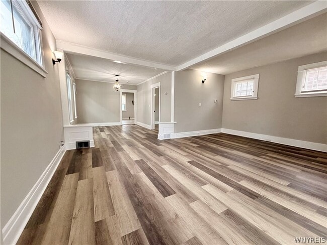 Building Photo - 35 Dorris Ave