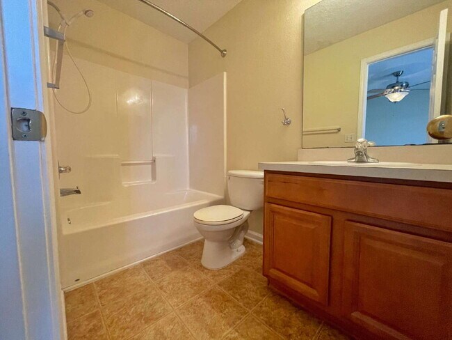 Building Photo - The Gables 2BR | 2.5BA Townhome!
