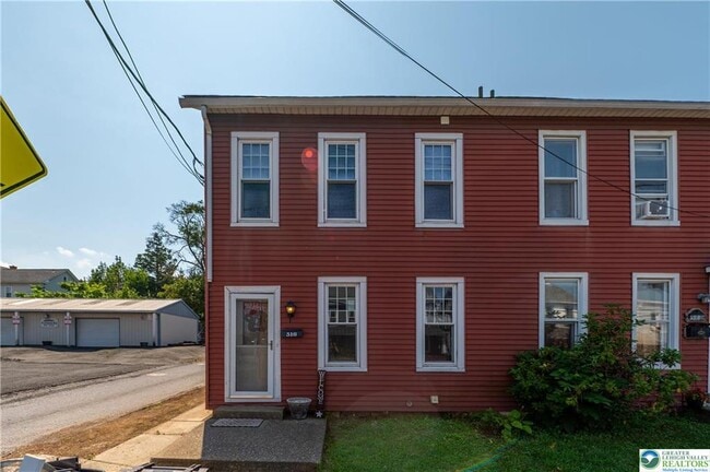 Primary Photo - 516 Broad St