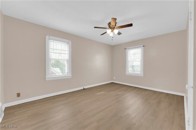 Building Photo - 15602 Walden Ave