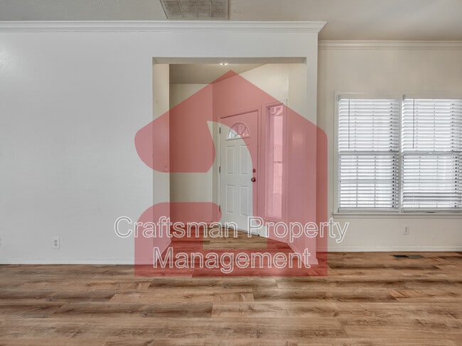 Building Photo - 2708 Silvertree Dr