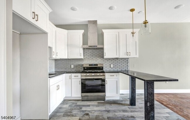 Building Photo - 318 Dixon Ave