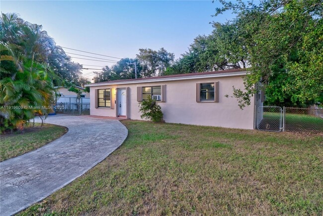 Primary Photo - 1291 NE 207th St