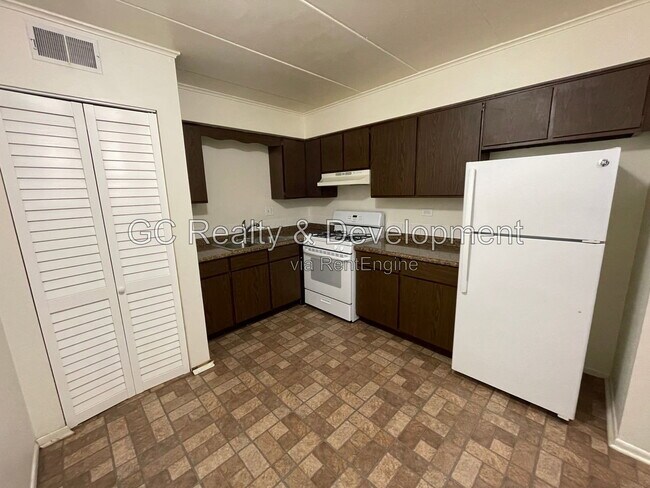 Building Photo - 180 N Wolf Rd