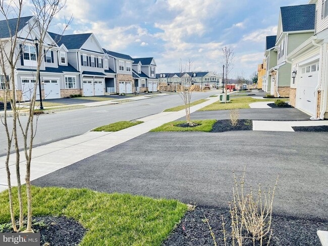 Building Photo - 202 Thompson Dr