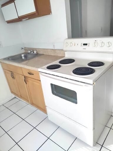 Building Photo - 602 26th St W