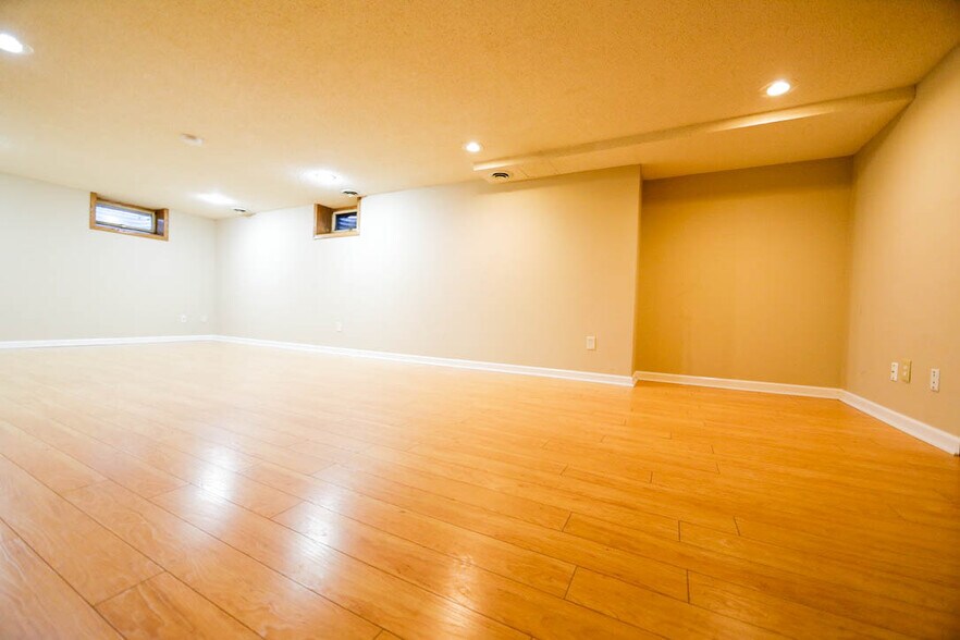 Family room (2) - 13113 Irving Ave S