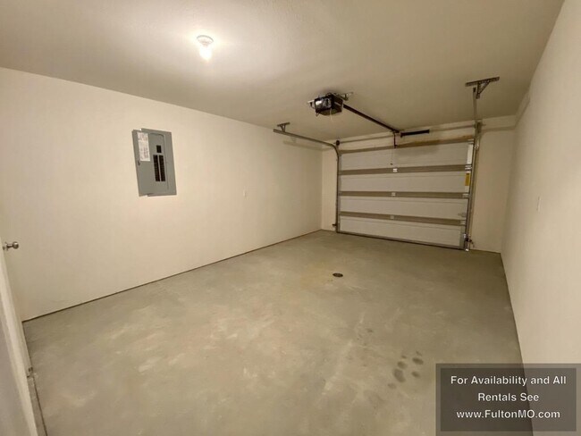 Building Photo - 501 Commons Drive