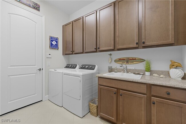 Building Photo - 9475 Isla Bella Cir