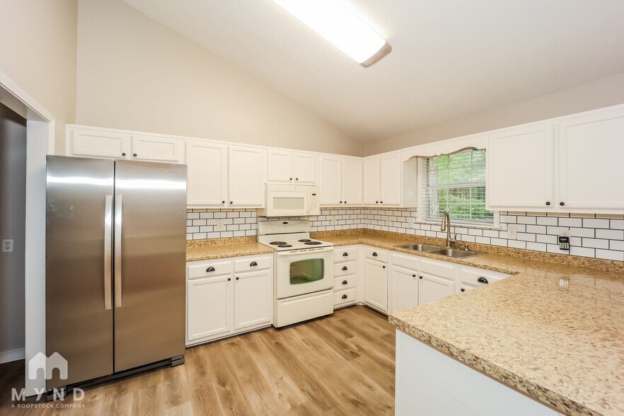 Building Photo - 70 Briarwood Ct