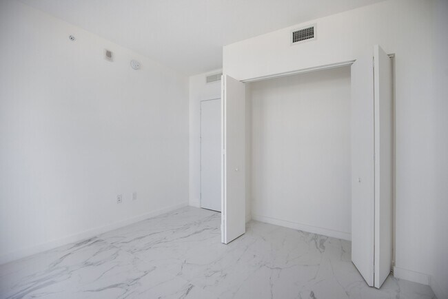 Building Photo - 488 NE 18th St