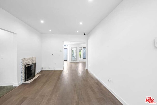 Building Photo - 10453 Holman Ave