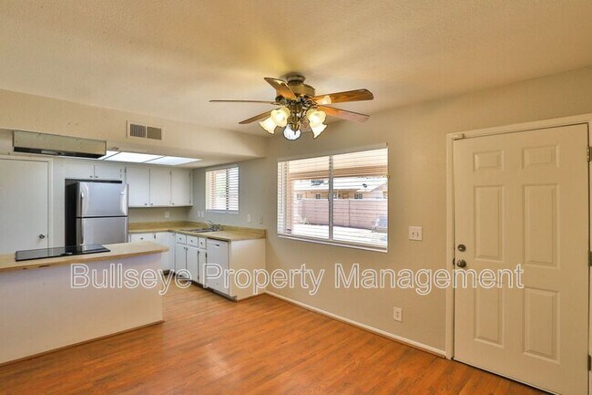 Building Photo - 331 W Pinon Ave