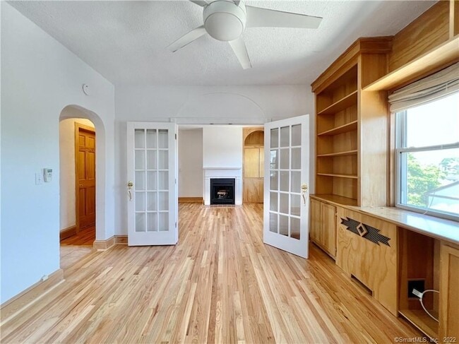 Building Photo - 77 Glenbrook Rd