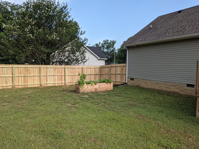 Building Photo - 351 Holly Grove Rd