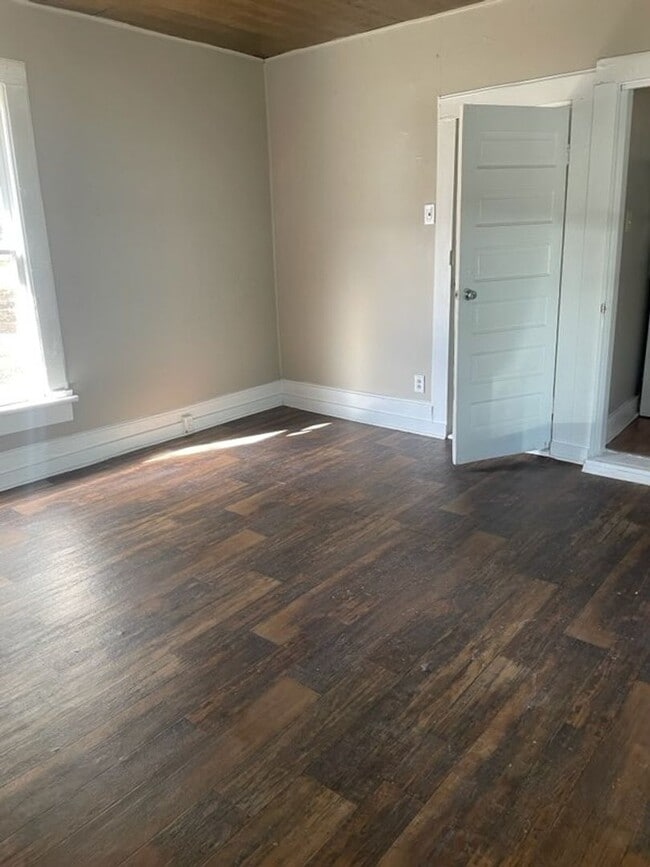 Building Photo - Conveniently located one bedroom home!