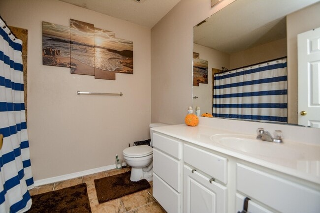 Building Photo - 9947 Valance Way