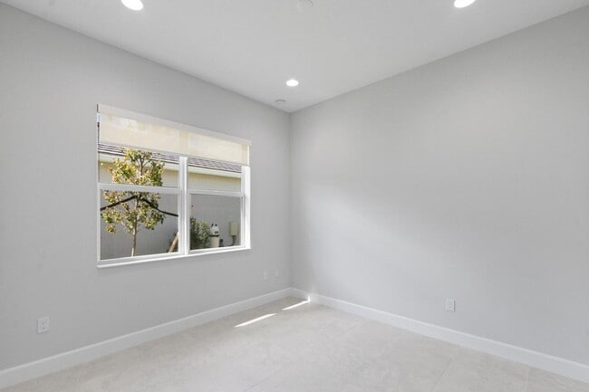 Building Photo - 5579 Liberty Ln