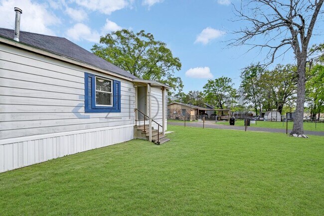 Building Photo - 309 Park St