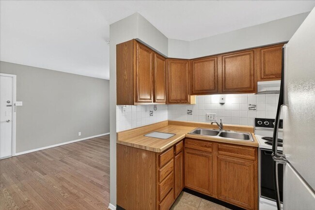 Building Photo - Apartment Food for the Soul