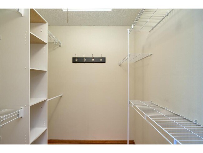 Building Photo - 8106 Dakota Ln