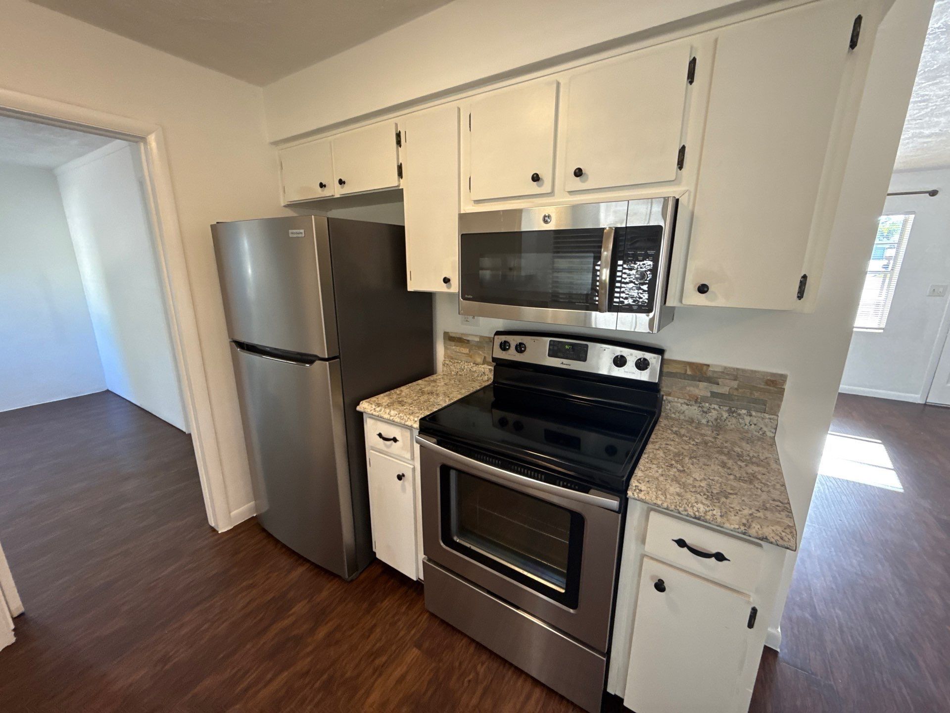 Building Photo - 90 S Davis St