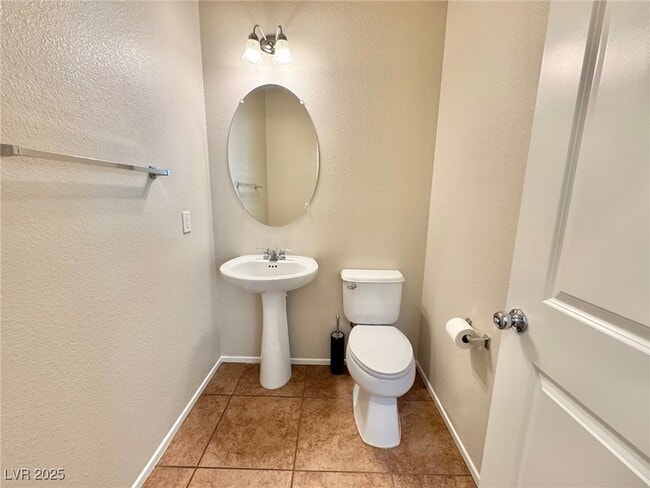 Building Photo - 9413 Sweetwood Ave