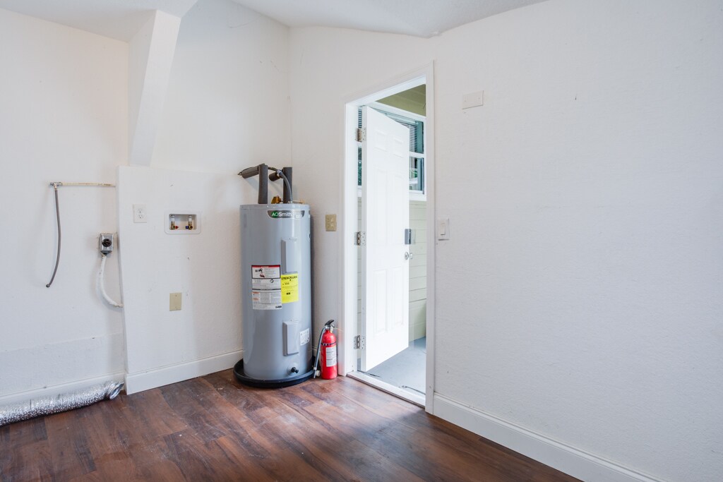 laundry and storage - 905 Plaza St