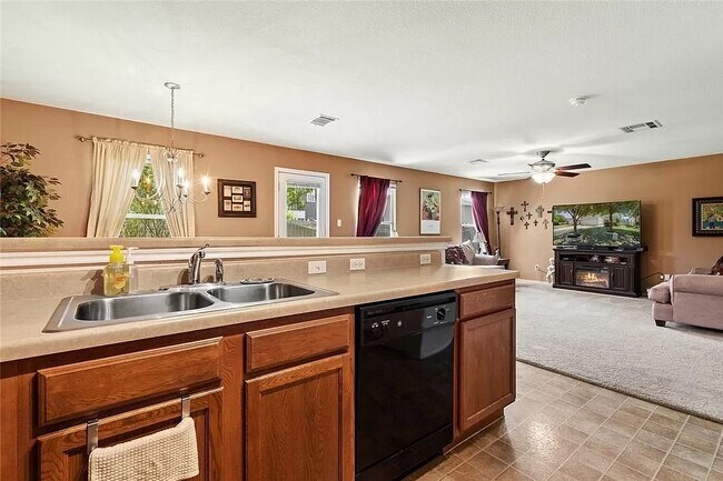 Building Photo - 206 Black