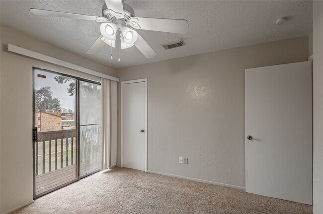 Building Photo - 2521 Crosstimbers Dr