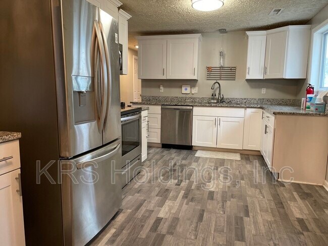 Building Photo - 1515 Cronin Dr