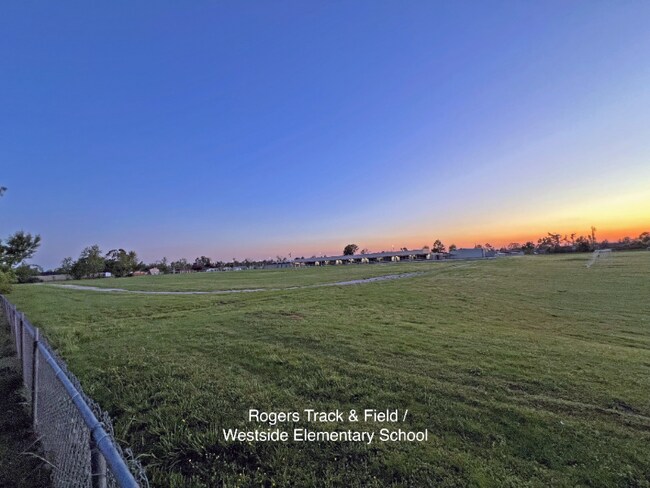 Building Photo - 628-630 S 21st St