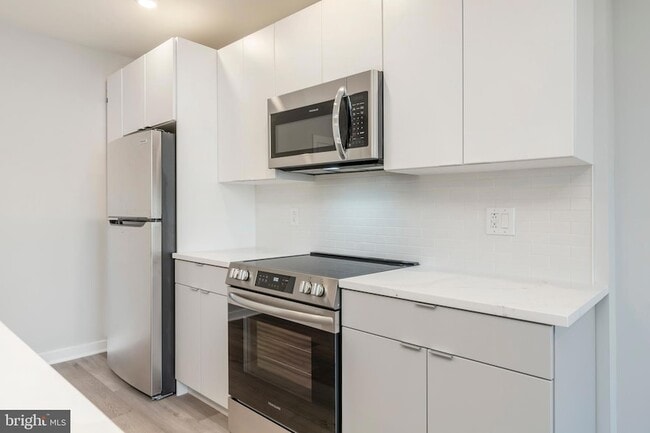 Building Photo - 3449 Scotts Ln