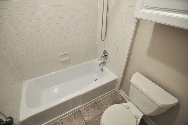 Building Photo - Beautiful Austin condo in amazing location!