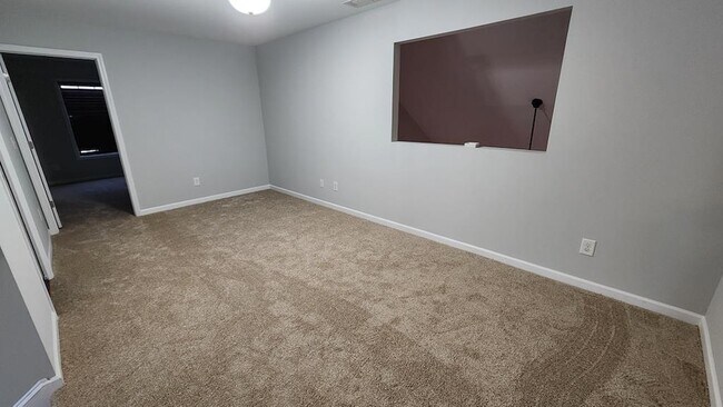 Building Photo - 4525 Village Ct