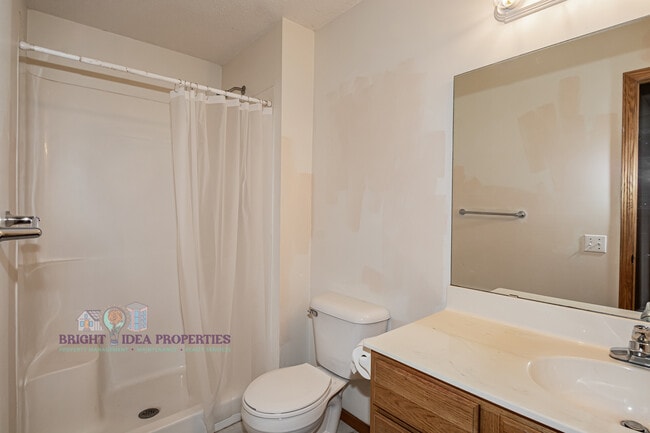 Building Photo - 2737 Douglas Dr N