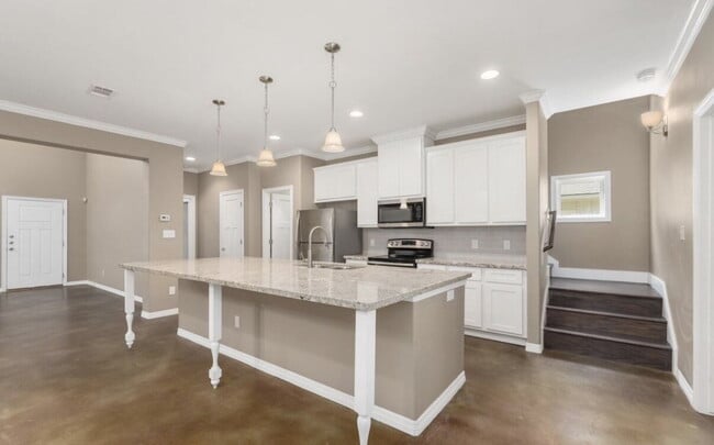 Building Photo - 3209 Link St