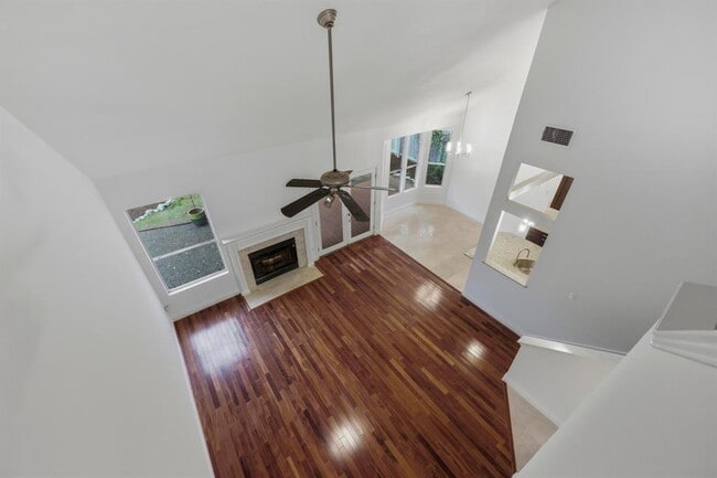 Building Photo - 9312 Roxanna Dr